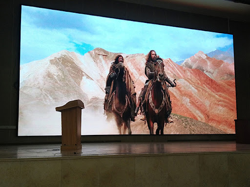 Kecerahan 4mm Pitch Indoor LED Screen 128 X 128 Pixels Resolusi Kabinet