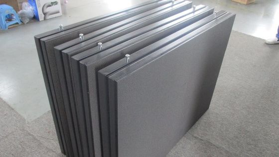 Tampilan Iklan LED Luar Ruangan Hemat Energi 3840Hz Tingkat Penyegaran Tinggi