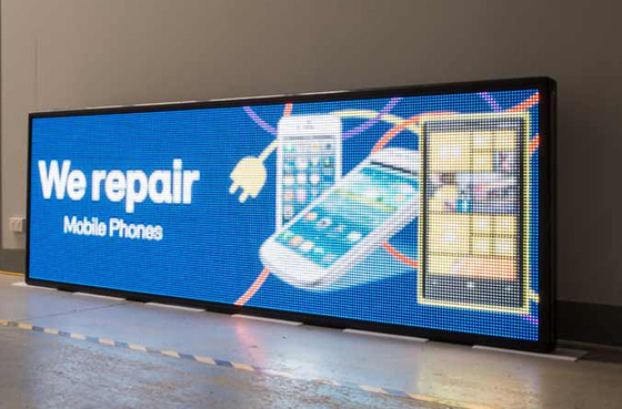 Video Papan Tanda LED yang Dapat Diprogram Instalasi Jendela P10 600w